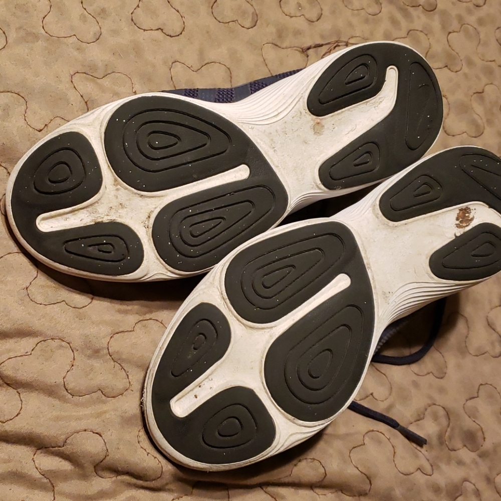 Nike - Picture 3 of 4